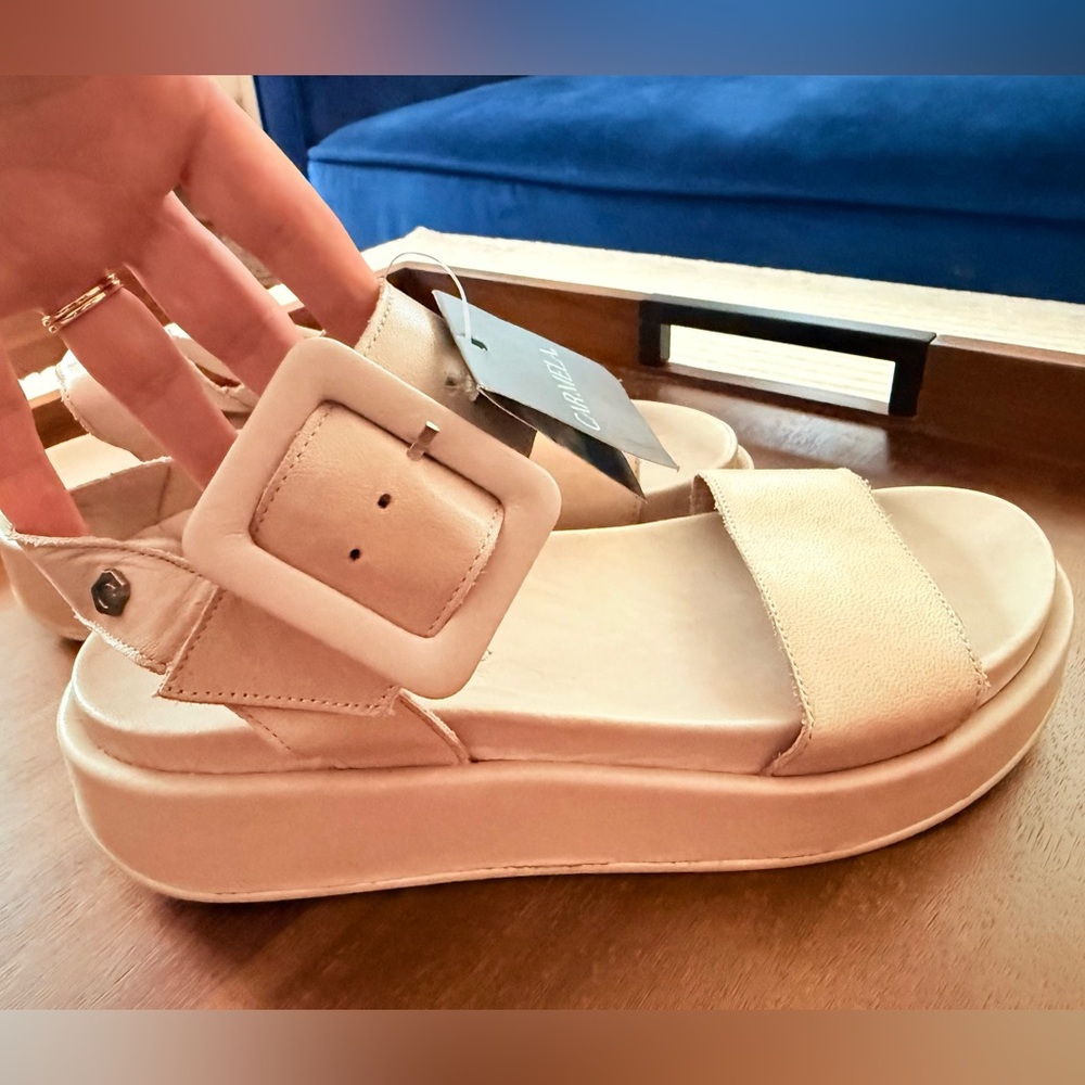 NWT Carmela Spain - Women’s 9 Nude Platform Sandals